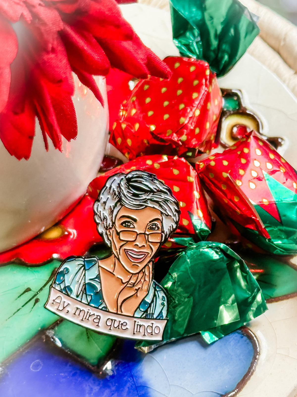 Abuela “Ay, mira que lindo” Enamel Pin – Limited Edition
