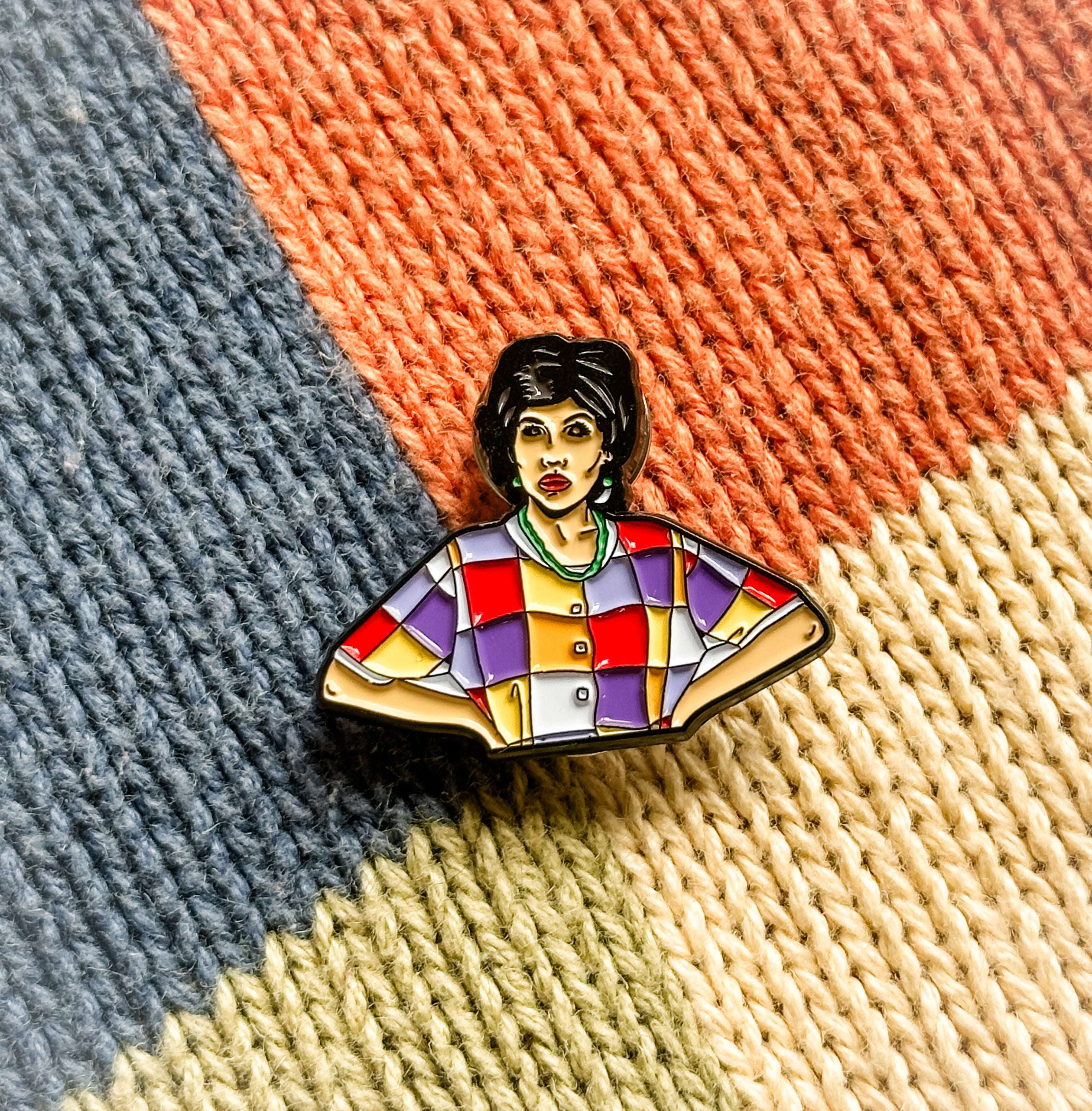 Flor Latina Mom Enamel Pin