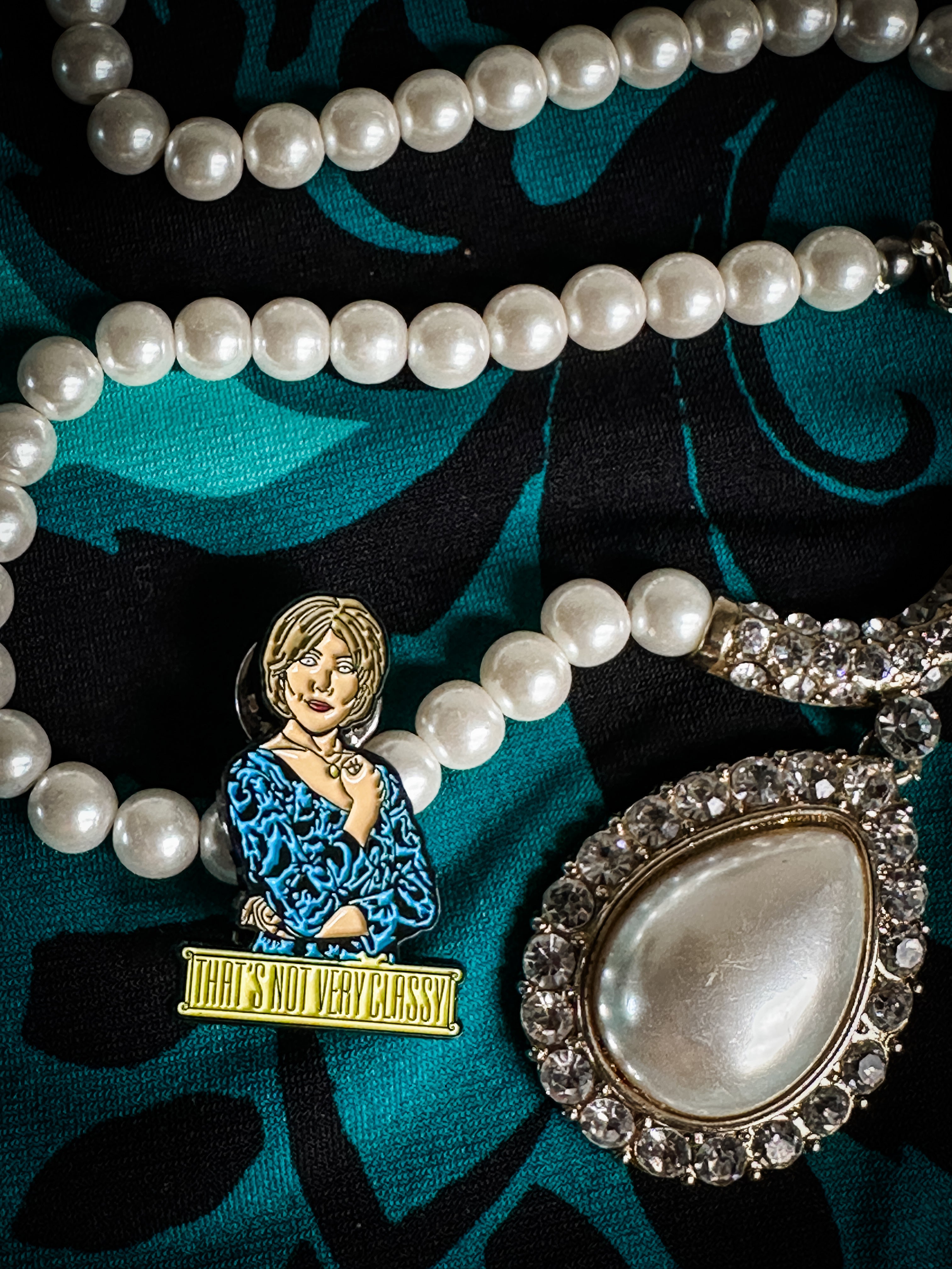 Tía Gloria “That’s Not Very Classy” Enamel Pin – Limited Edition